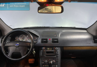 Подержанный автомобиль Volvo XC90 2007 года (12 фото)