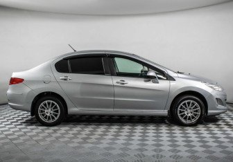 Подержанный автомобиль Peugeot 408 2013 года (4 фото)