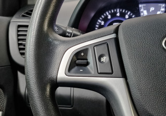 Подержанный автомобиль Hyundai Solaris Sedan 2013 года (26 фото)