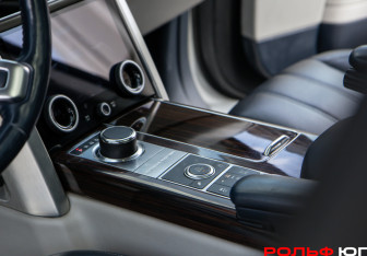Подержанный автомобиль Land Rover Range Rover 2013 года (20 фото)