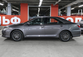 Подержанный автомобиль Toyota Camry Sedan 2014 года (8 фото)