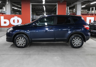 Подержанный автомобиль Nissan Qashqai 2012 года (8 фото)