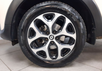 Подержанный автомобиль Renault Kaptur 2019 года (9 фото)