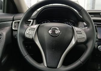 Подержанный автомобиль Nissan X-Trail 2016 года (13 фото)