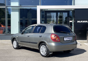 Подержанный автомобиль Nissan Almera Hatchback 2005 года (7 фото)