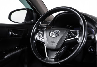 Подержанный автомобиль Toyota Camry Sedan 2017 года (13 фото)