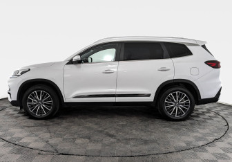 Подержанный автомобиль Chery Tiggo 8 2023 года (3 фото)