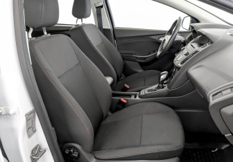 Подержанный автомобиль Ford Focus Hatchback 2019 года (23 фото)