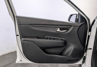 Подержанный автомобиль Kia Rio Sedan 2020 года (19 фото)