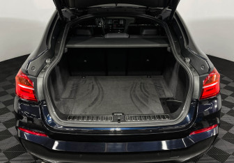 Подержанный автомобиль BMW X4 2017 года (9 фото)