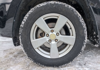 Подержанный автомобиль Toyota RAV4 2010 года (9 фото)