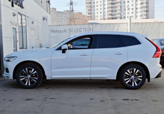 Подержанный автомобиль Volvo XC60 2020 года (8 фото)