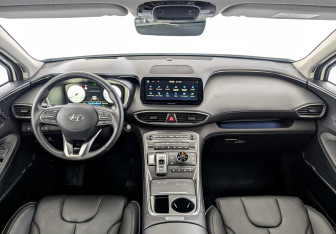 Подержанный автомобиль Hyundai Santa Fe 2022 года (14 фото)