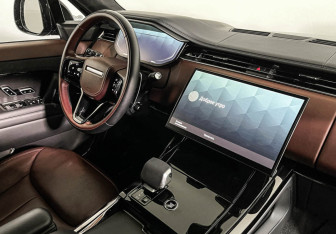 Подержанный автомобиль Land Rover Range Rover Sport 2023 года (9 фото)