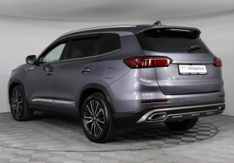 Подержанный автомобиль Chery Tiggo 8 Pro 2022 года (7 фото)