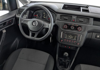 Подержанный автомобиль Volkswagen Caddy Compactvan 2019 года (26 фото)