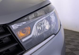 Подержанный автомобиль LADA (ВАЗ) Vesta Wagon 2019 года (11 фото)