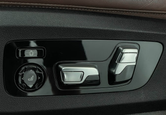 Подержанный автомобиль BMW X5 2024 года (19 фото)