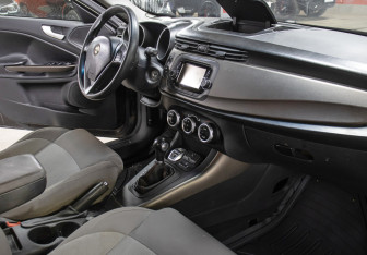 Подержанный автомобиль Alfa Romeo Giulietta Hatchback 2014 года (11 фото)