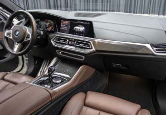 Подержанный автомобиль BMW X6 2020 года (11 фото)