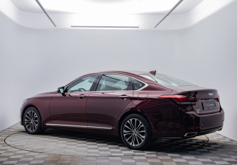 Подержанный автомобиль Hyundai Genesis 2015 года (7 фото)