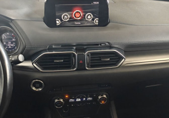 Подержанный автомобиль Mazda CX-5 2018 года (14 фото)