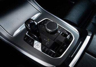Подержанный автомобиль BMW X5 2019 года (25 фото)