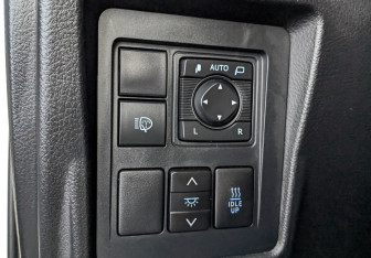 Подержанный автомобиль Toyota Land Cruiser Prado 2020 года (29 фото)