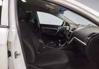 Подержанный автомобиль Geely Emgrand EC7 Sedan 2016 года (11 фото)