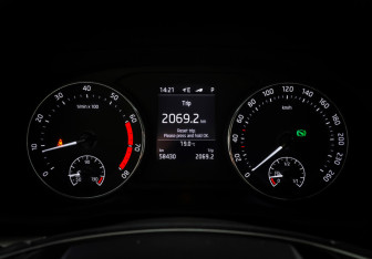 Подержанный автомобиль Skoda Octavia Liftback 2022 года (18 фото)