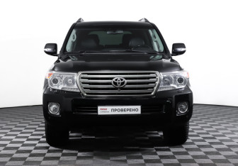 Подержанный автомобиль Toyota Land Cruiser Suv 2012 года (2 фото)