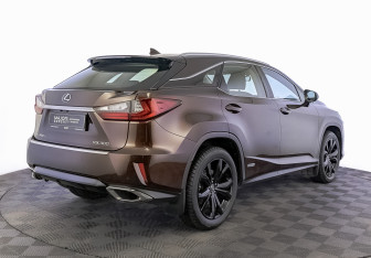 Подержанный автомобиль Lexus RX 2018 года (5 фото)