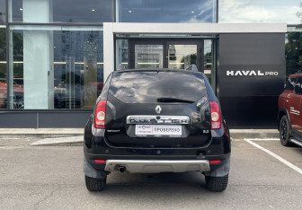 Подержанный автомобиль Renault Duster 2013 года (6 фото)