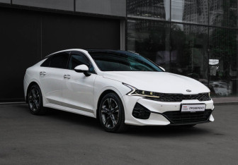 Подержанный автомобиль Kia K5 2020 года (3 фото)