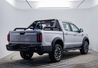 Подержанный автомобиль JAC T9 2024 года (4 фото)