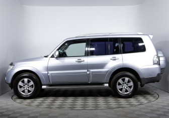 Подержанный автомобиль Mitsubishi Pajero 2008 года (8 фото)