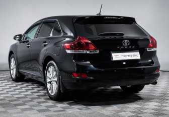Подержанный автомобиль Toyota Venza 2013 года (7 фото)