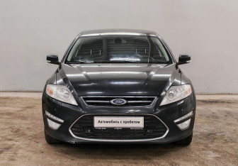 Подержанный автомобиль Ford Mondeo Sedan 2013 года (2 фото)