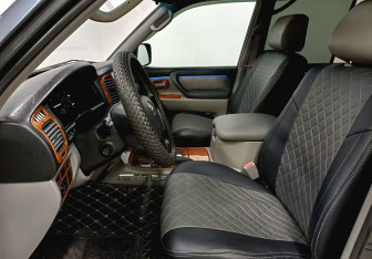 Подержанный автомобиль Toyota Land Cruiser Suv 2002 года (20 фото)