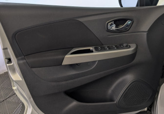 Подержанный автомобиль Renault Kaptur 2016 года (19 фото)