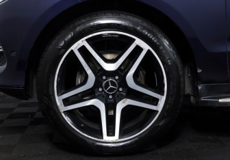 Подержанный автомобиль Mercedes-Benz GLE 2016 года (22 фото)
