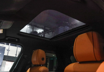 Подержанный автомобиль Land Rover Discovery 2017 года (19 фото)