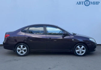 Подержанный автомобиль Hyundai Elantra Sedan 2007 года (4 фото)