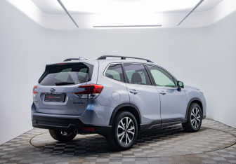 Подержанный автомобиль Subaru Forester Suv 2019 года (5 фото)