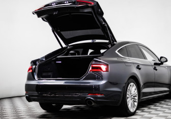 Подержанный автомобиль Audi A5 Liftback 2019 года (16 фото)