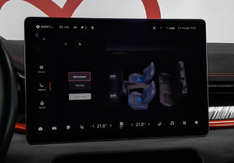 Подержанный автомобиль Zeekr 001 2024 года (16 фото)