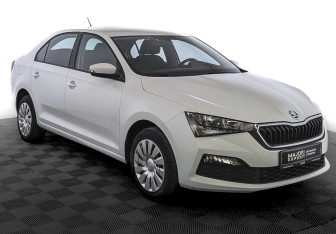 Подержанный автомобиль Skoda Rapid Liftback 2022 года (3 фото)