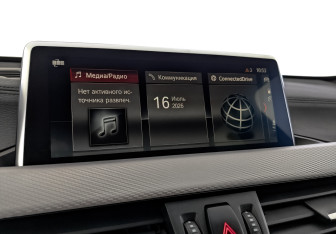Подержанный автомобиль BMW X1 2021 года (26 фото)