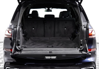 Подержанный автомобиль BMW X7 2021 года (23 фото)