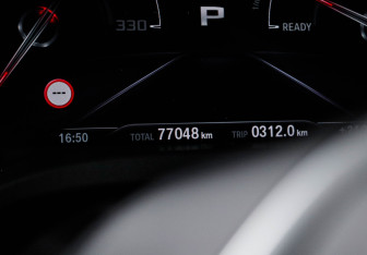 Подержанный автомобиль BMW X4 M 2020 года (11 фото)
